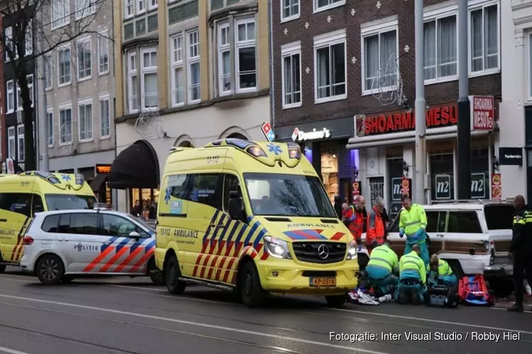 Bestuurder brombakfiets gewond na ongeluk op Rozengracht Amsterdam