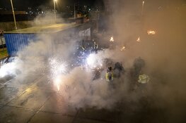 Politiehonden oefenen met vuurwerk