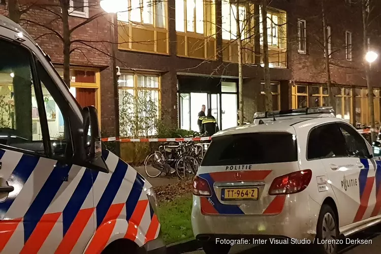 Steekincident bij daklozenopvang, verdachte voortvluchtig