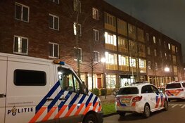 Steekincident bij daklozenopvang, verdachte voortvluchtig