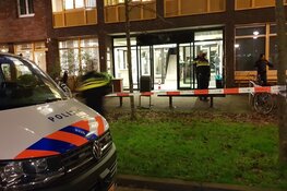 Steekincident bij daklozenopvang, verdachte voortvluchtig