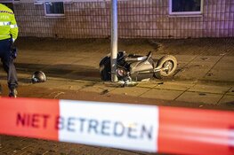 Scooterrijder ernstig gewond bij ongeval Veelaan