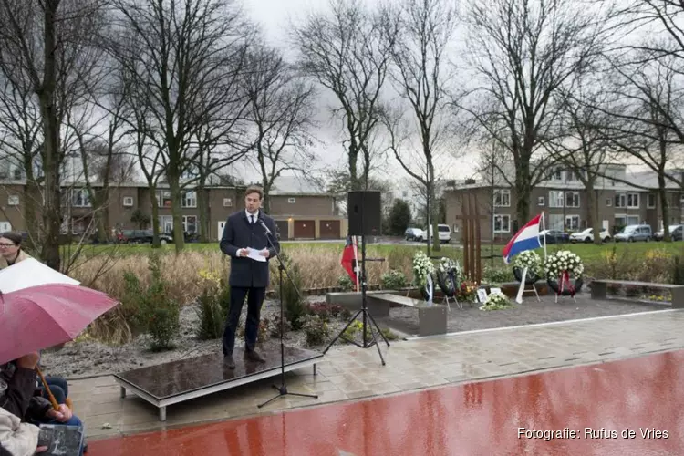 Krans gelegd om verzetsstrijders uit Badhoevedorp te herdenken
