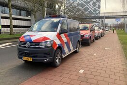 Marechaussee zet omgeving parkeergarage Schiphol af om verdacht pakketje in auto