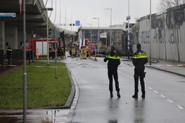 Gevel opslagloods stort in na brand tijdens jaarwisseling