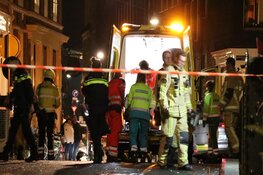 Zwaargewonde man aangetroffen op brug in het centrum van Amsterdam