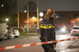 Gewonde bij schietpartij op parkeerterrein in Amsterdam