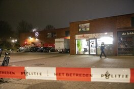 Gewonde bij schietpartij op parkeerterrein in Amsterdam