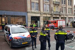 Hulpdiensten uitgerukt voor brandmelding Bijenkorf Amsterdam