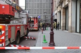 Hulpdiensten uitgerukt voor brandmelding Bijenkorf Amsterdam