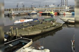 Meer dan 40 Amsterdamse ‘wees-grachtenboten' worden geveild