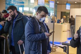 Drukte bij KLM balie na reisverbod naar VS vanwege Corona