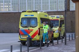 Steekincident bij Amsterdam-Amstel, persoon met spoed naar ziekenhuis