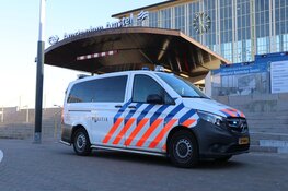 Steekincident bij Amsterdam-Amstel, persoon met spoed naar ziekenhuis