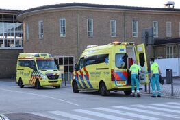 Steekincident bij Amsterdam-Amstel, persoon met spoed naar ziekenhuis