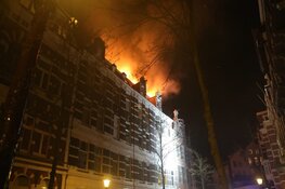 Grote brand in Vondelparkbuurt Amsterdam, brandweer massaal uitgerukt