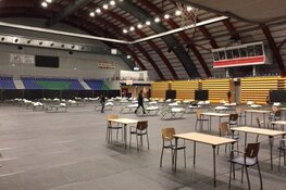 Wethouder Groot Wassink brengt een bezoek aan Sporthallen Zuid