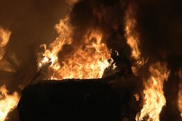 Ravage na brand in Oostzaan: vier auto&#39;s in de fik