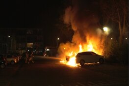 Ravage na brand in Oostzaan: vier auto&#39;s in de fik