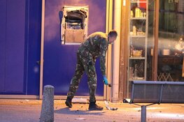 Plofkraak op stortkluis van bankfiliaal Buikslotermeerplein, twee verdachten aangehouden