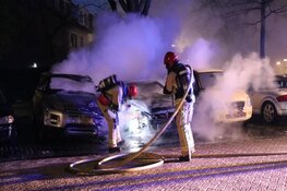 Twee auto&#39;s uitgebrand in Amsterdam-Noord