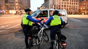 Man aangehouden voor inrijden op handhavers