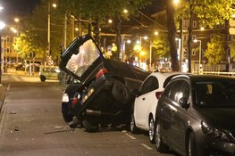 Bestuurder in levensgevaar na eenzijdig ongeval Stadionplein