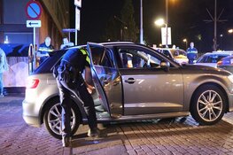 Auto klemgereden door politie in Osdorp
