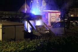 Glazenwassersbusje in brand