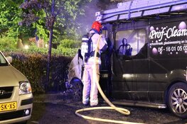 Glazenwassersbusje in brand