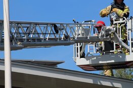 Dakbrand vermoedelijk door kortsluiting in zonnepanelen