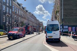 Flinke rookwolken bij brand in Amsterdam Oost