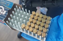 Trio aangehouden met drugs, geld en een vuurwapen