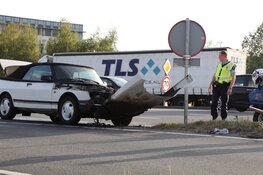 Auto vliegt in brand bij Schiphol-Oost, inzittenden ongedeerd