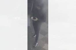 Gezocht: Verdachten van pinnen met gestolen pinpas Wilhelminaplantsoen (Diemen) + Middenweg (Amsterdam)