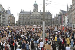 Massale opkomst demonstranten tegen racisme en politiegeweld op de Dam