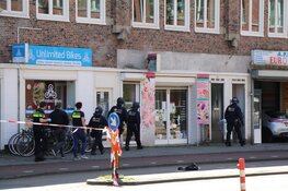 Verwarde man houdt hulpdiensten lang bezig in Jan van Galenstraat