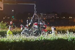 Motorrijder (37) overleden bij ongeval op de De Ruijterkade in Amsterdam