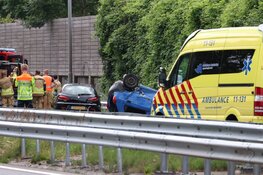 Twee gewonden bij zwaar ongeluk op A8: snelweg richting Amsterdam dicht