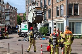 Afval op straat gegooid bij brandje in vuilniswagen op de Brederodestraat