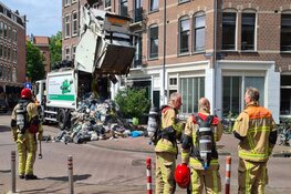 Afval op straat gegooid bij brandje in vuilniswagen op de Brederodestraat