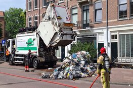 Afval op straat gegooid bij brandje in vuilniswagen op de Brederodestraat