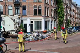 Afval op straat gegooid bij brandje in vuilniswagen op de Brederodestraat