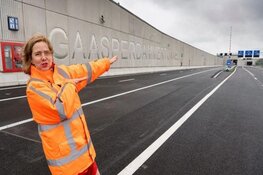 Minister Van Nieuwenhuizen opent A9 Gaasperdammertunnel