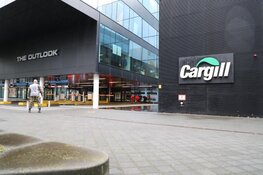 Vijf mensen onwel na openen koffer bij douane Schiphol