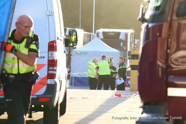 Ernstig ongeval met vrachtwagen bij Hanos Duivendrecht