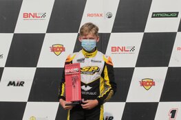 Kartende tweeling Tim en Nick Gerhards tonen superieure snelheid in Genk