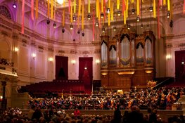 Prinses Beatrix aanwezig bij concert European Union Youth Orchestra