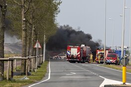 Vrachtwagen volledig uitgebrand Ruijgoordweg Amsterdam