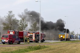 Vrachtwagen volledig uitgebrand Ruijgoordweg Amsterdam